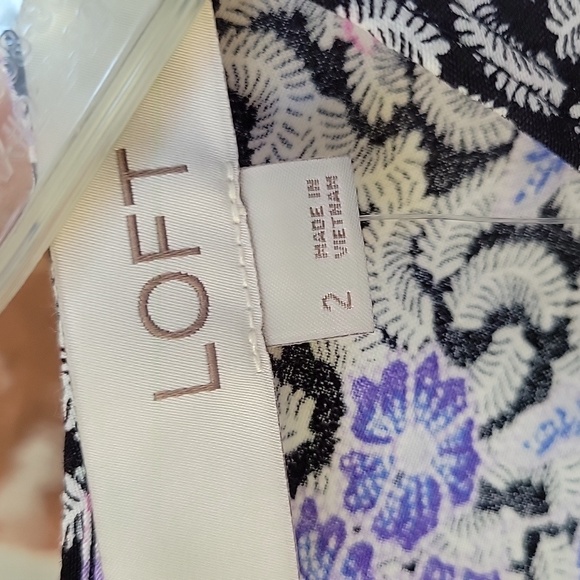 Loft V Neck Floral Dress - Picture 2 of 10